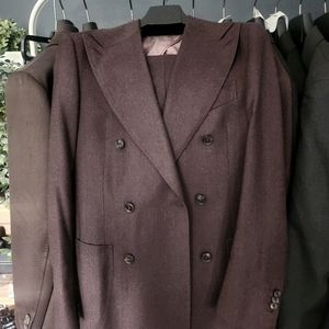 Custom havana 36R burgandy suit